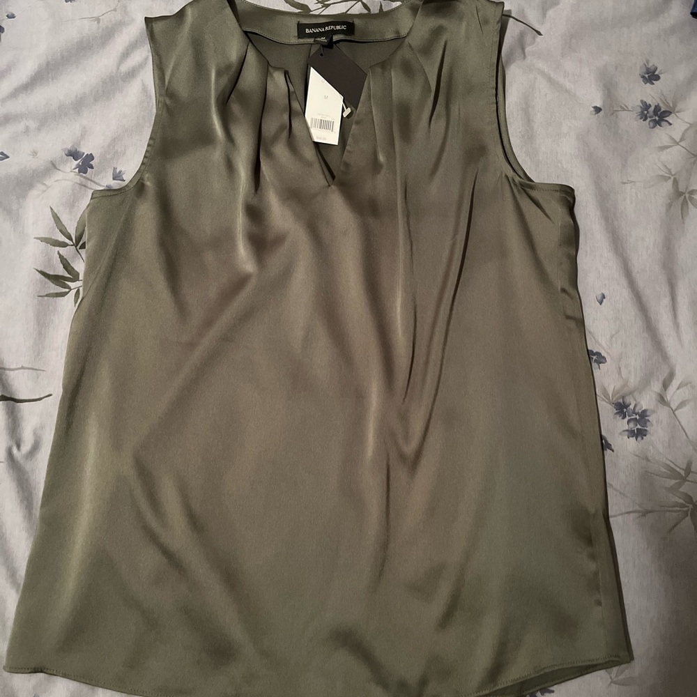 Green Pleated Sleeveless Blouse